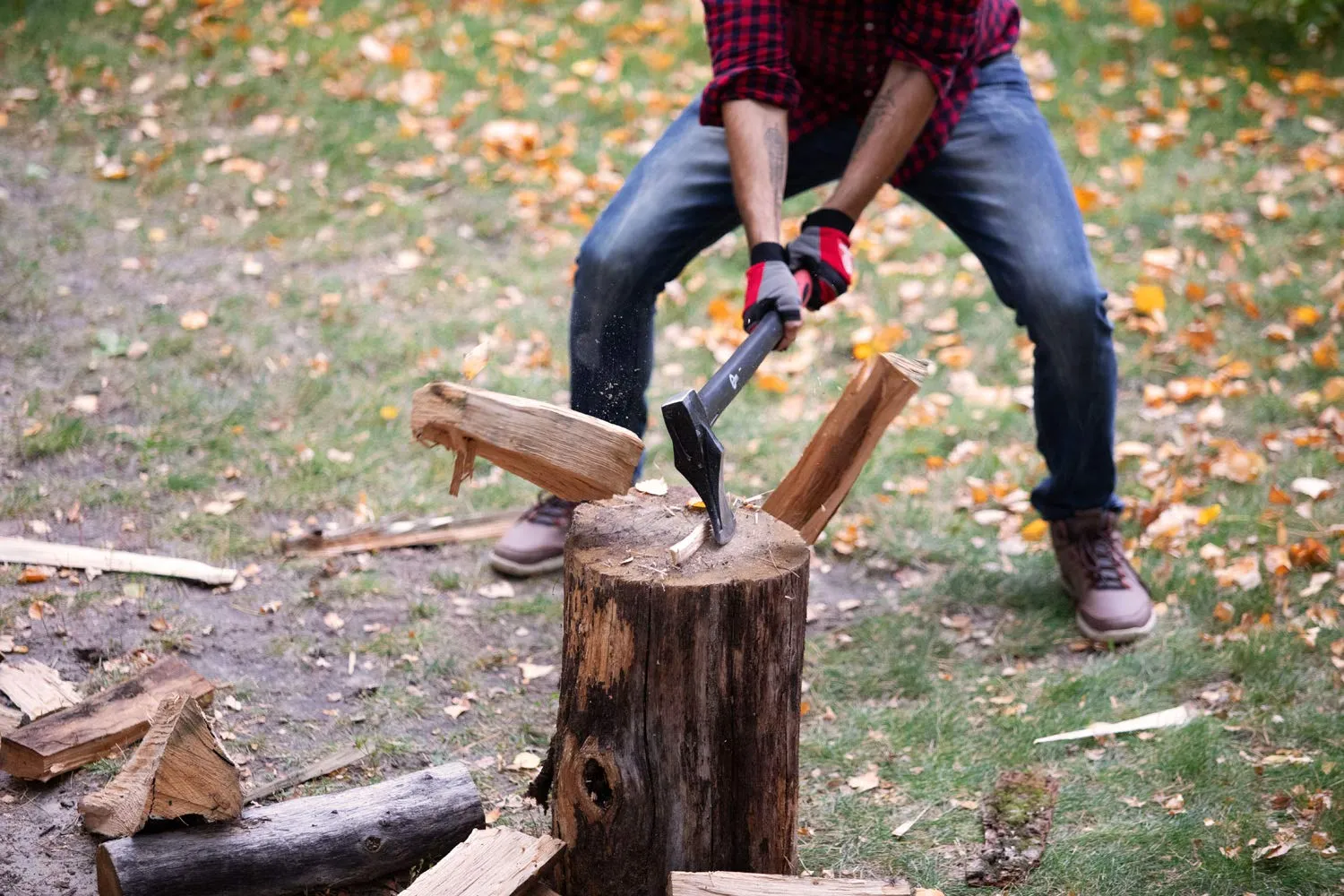 INTERTOOL 36” Splitting Axe, Wood Splitter Maul, Log Ax, Shock Absorbing Fiberglass Anti-Slip Handle with Blade Cover HT-0275