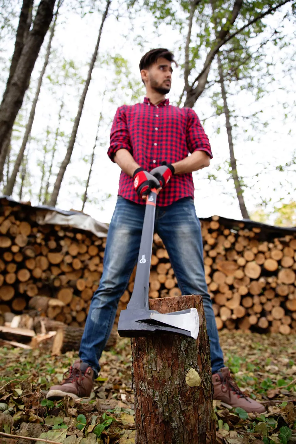 INTERTOOL 36” Splitting Axe, Wood Splitter Maul, Log Ax, Shock Absorbing Fiberglass Anti-Slip Handle with Blade Cover HT-0275